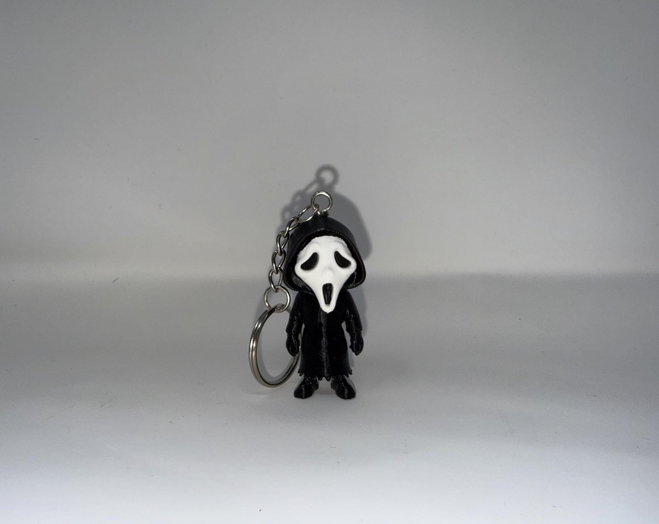 Ghostface Keychain: 3D Printed Horror Accessory