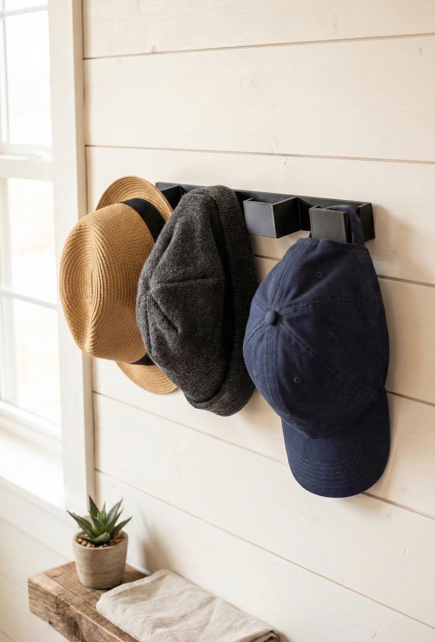Hat rack / hat hanger